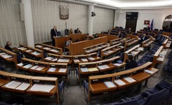Senat przyjął bez poprawek ostatnią z trzech ustaw autorstwa PiS o TK