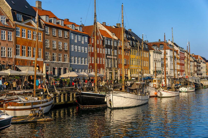 Popłyń kajakiem po Nyhavn.