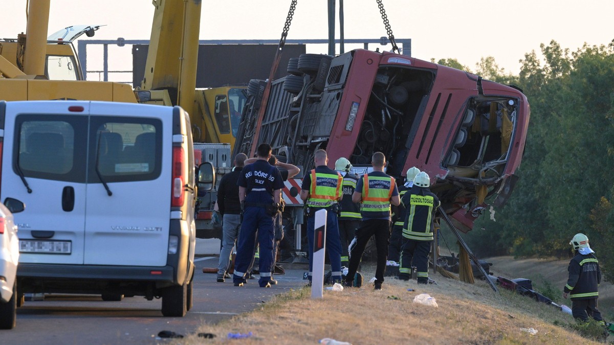 Autobus je sleteo sa puta, u nedelju 16. avgusta rano ujutru | Foto: EPA
