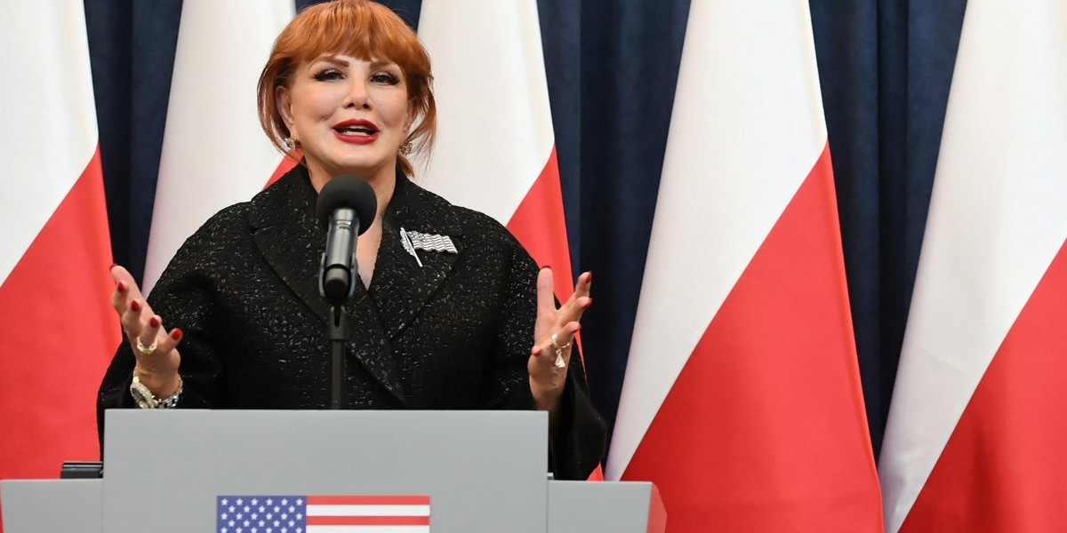 Życzenia od ambasady USA. Żołnierze śpiewają po polsku