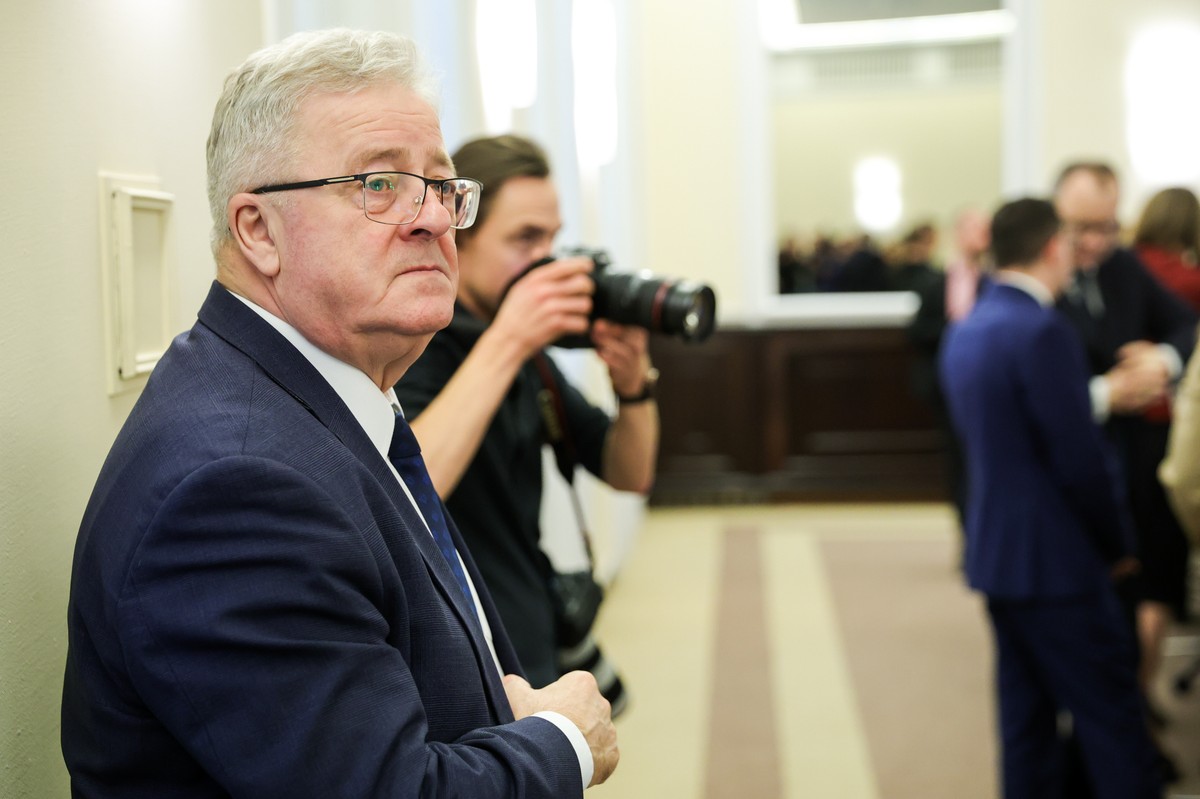 Minister rolnictwa Czesława Siekierski ocenił, że Komisja Europejska "budzi się "i zaczyna dostrzegać problemy rolników