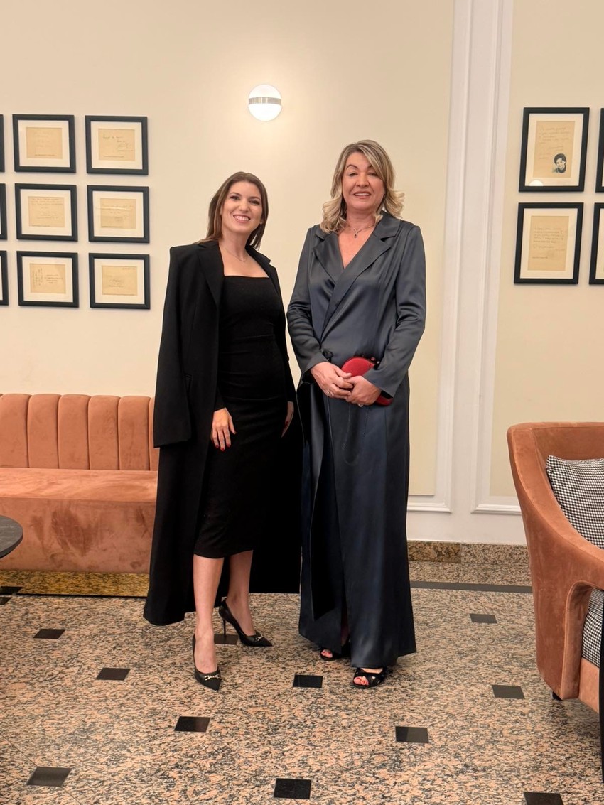 Ljubav prema medicini se kod obe naše naučnice javila još u detinjstvu