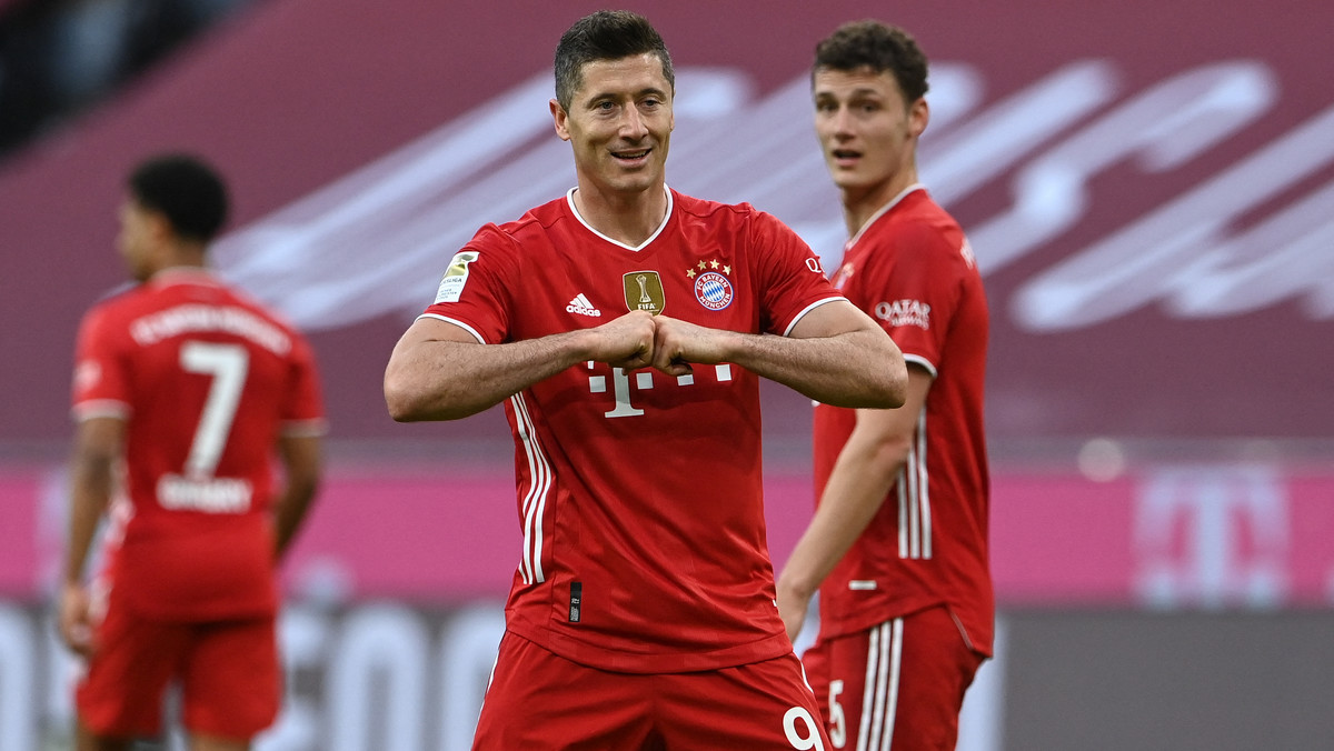 Bayern - Borusia M. Robert Lewandowski z hat-trickiem, gol do rekordu! Relacja Bundesliga