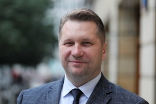 Czarnek: Ruszyły konsultacje społeczne projektu edukacja.gov.pl