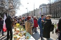 Wielkanocna manifestacja KOD przed KPRM 