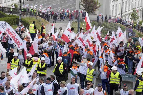 "IZNAD SVEGA, PROTESTUJEMO ZBOG POLITIKE EU!" Poljski poljoprivrednici ponovo zapretili zbog kolega iz Ukrajine: Petorica stupila u ŠTRAJK GLAĐU (FOTO)