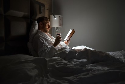 Bor, TV-zaj, bárányszámolgatás: tévhitek az elalvásról