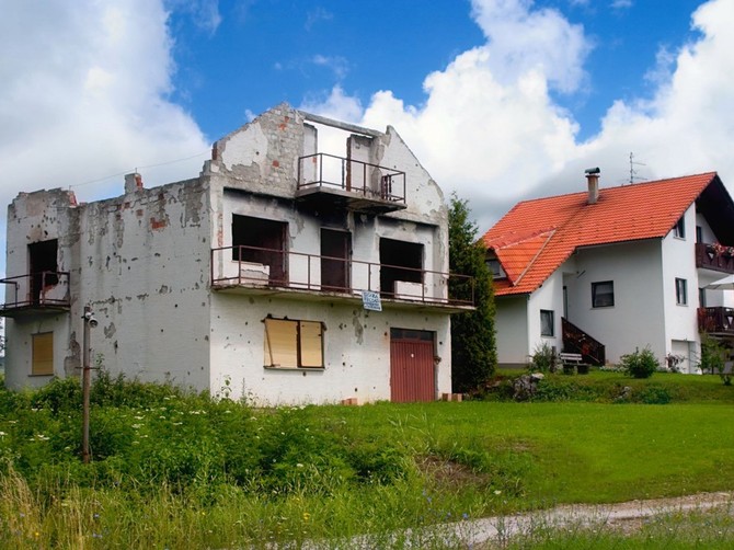 Paljenje đubreta u dvorištu ne situacija koja frustrira svakog čoveka koji živi na selu