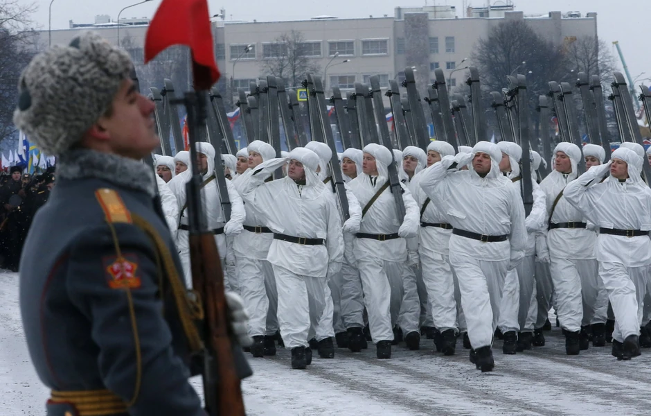 Parada sadašnje Ruske armije u čast crvenoarmejaca koji su oslobodili Lenjingrad
