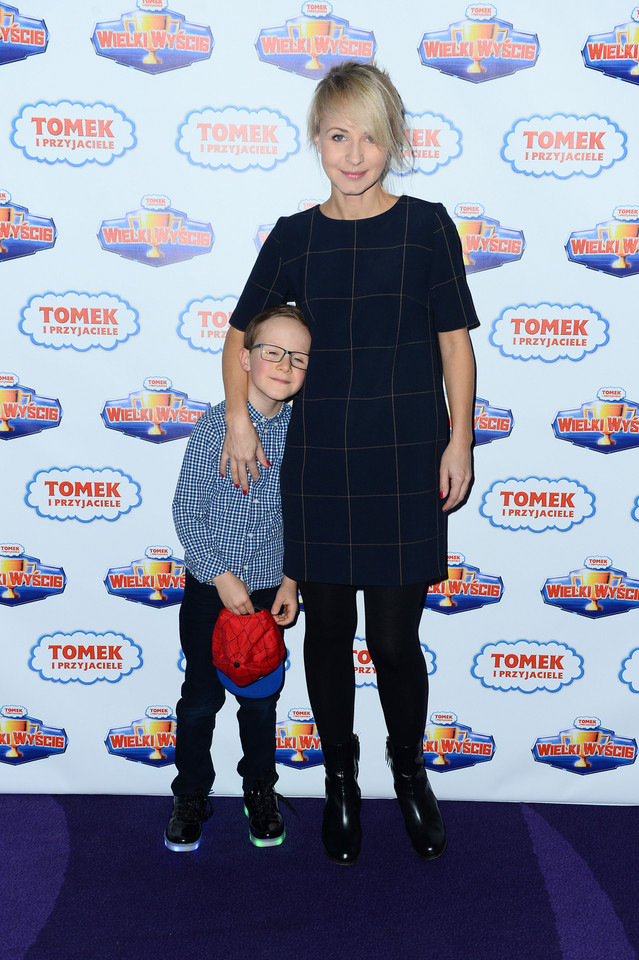 Monika Dryl z synem na premierze filmu "Tomek i przyjaciele"