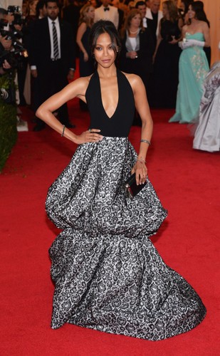 Zoe Saldana na gali Met w Nowym Jorku