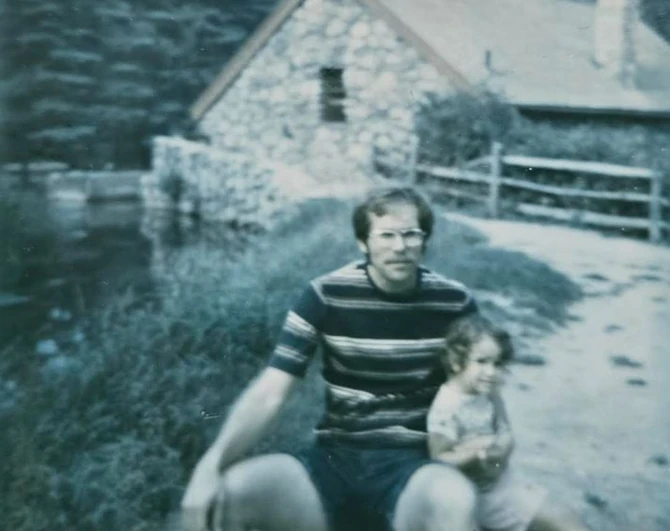Džoj sa ocem 1976. godine