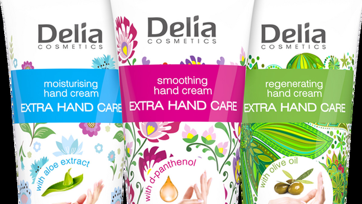 Delia Cosmetics przedstawia serię kremów do rąk Extra Hand Care, które zostały zaprojektowane w trzech odrębnych wersjach - tak by odpowiadały różnym potrzebom. Pogoda, suche powietrze, chemia -  dłonie są nieustannie wystawiane na działanie szkodliwych czynników, które wywołują podrażnienia. Większość kobiet, by zaradzić nieprzyjemnemu uczuciu przesuszenia skóry dłoni, ma zawsze przy sobie kosmetyk nawilżający.