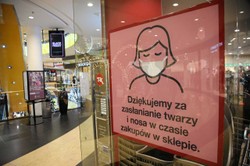 Mandaty za brak maseczek w przedświąteczny weekend. Policja podaje dane