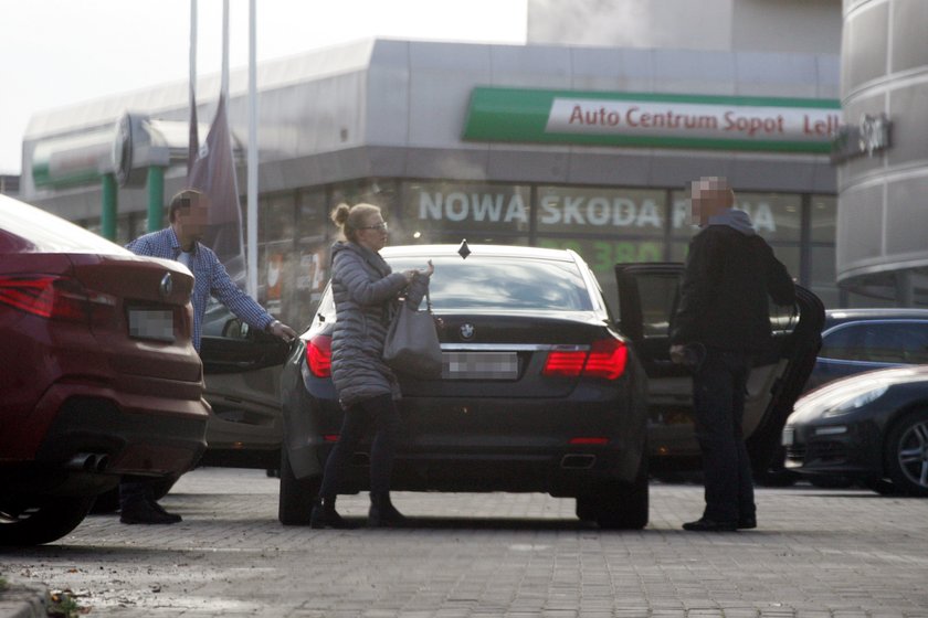 Rządową limuzyną z córką na zakupy