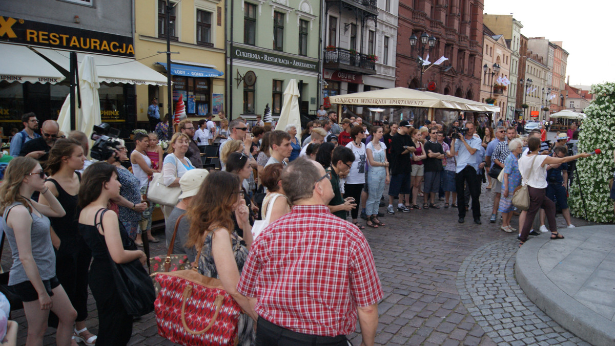 Torunianie protestowali przeciwko rasizmowi