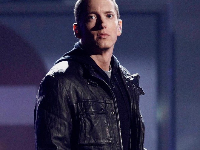 28480_souglavni---eminem-foto01-AP-Matt-Sayles