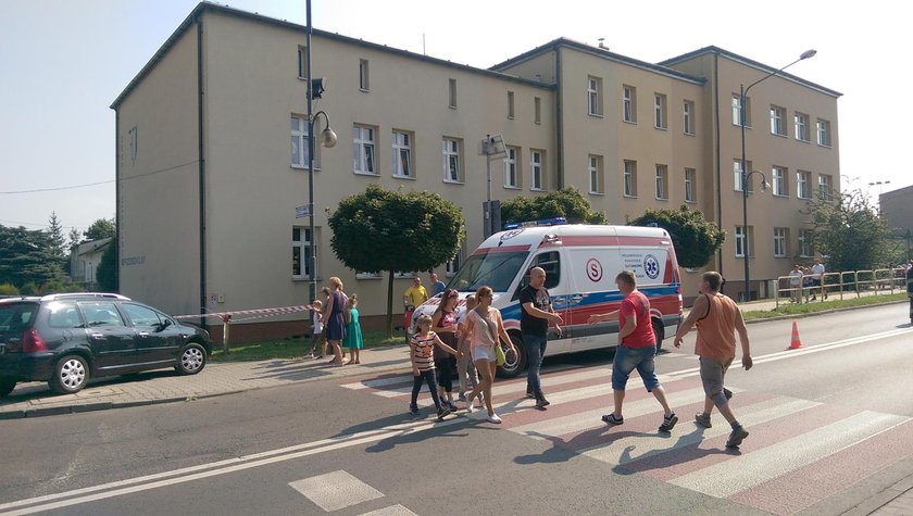 Ewakuacja szkoły w Piekarach Śląskich