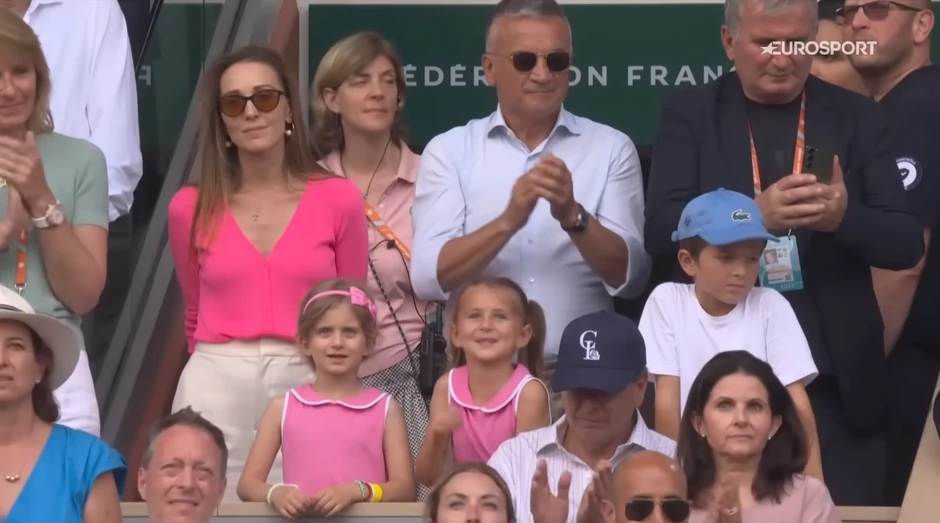 Ko je preslatka devojčica u loži Novaka Đokovića