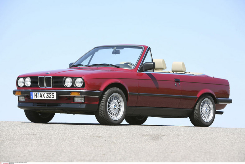 BMW E30 Cabrio - Czas na rekreację w klasycznym stylu