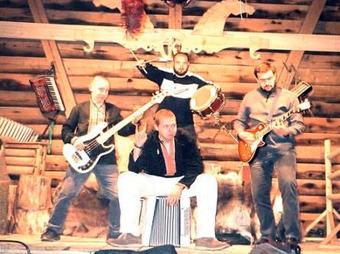 Jedno z pierwszych zdjeć zespołu Enej