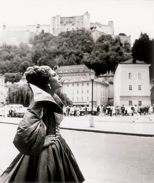 Christiane Hörbiger jako Buhlschaft na próbie spektaklu „Jedermann” Hugona von Hofmannsthala, Salzburg, 1971 r.