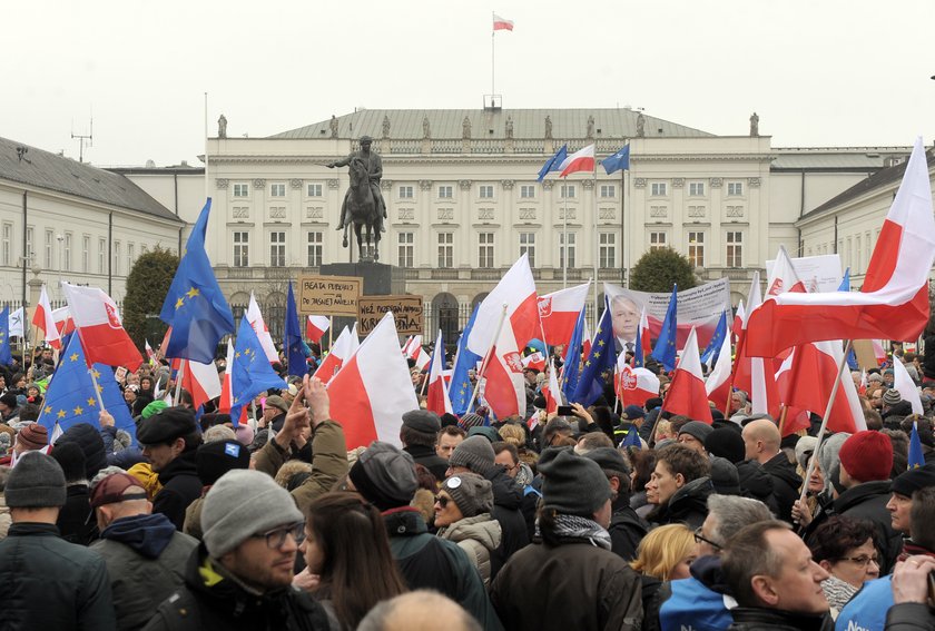 Tak PiS tworzy własny świat