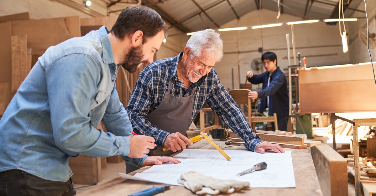 ZUS: Seniorzy zyskują, pracując na emeryturze. Ulgi mogą zachęcać do dalszej aktywności