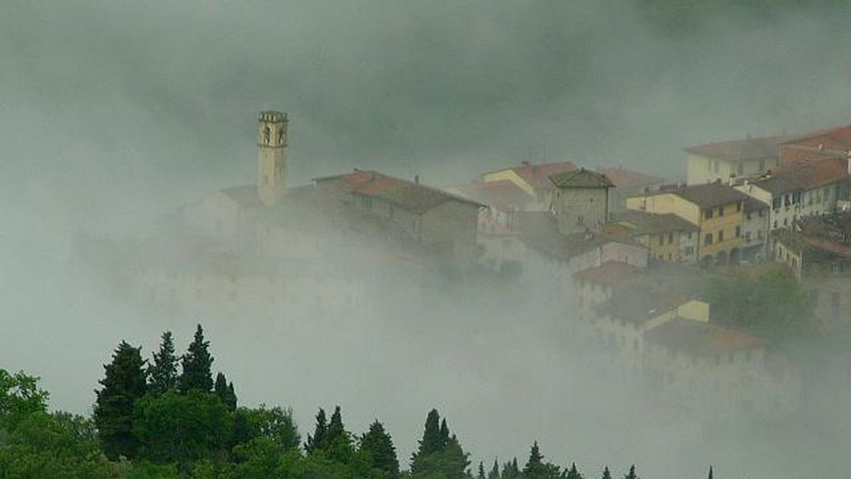 Pratariccia, średniowieczna wioska położona 40 kilometrów od Florencji, jest do kupienia za 2,5 miliona euro. Gdzie? Na eBayu.