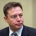 Elon Musk wyprzedaje akcje Tesli. Chodzi o podatki?