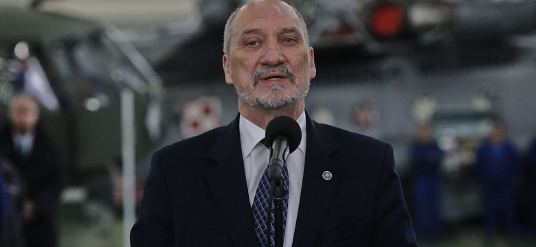 MON jest za? "Macierewicz byłby w stanie zdegradować Jaruzelskiego choćby jutro, gdyby..."