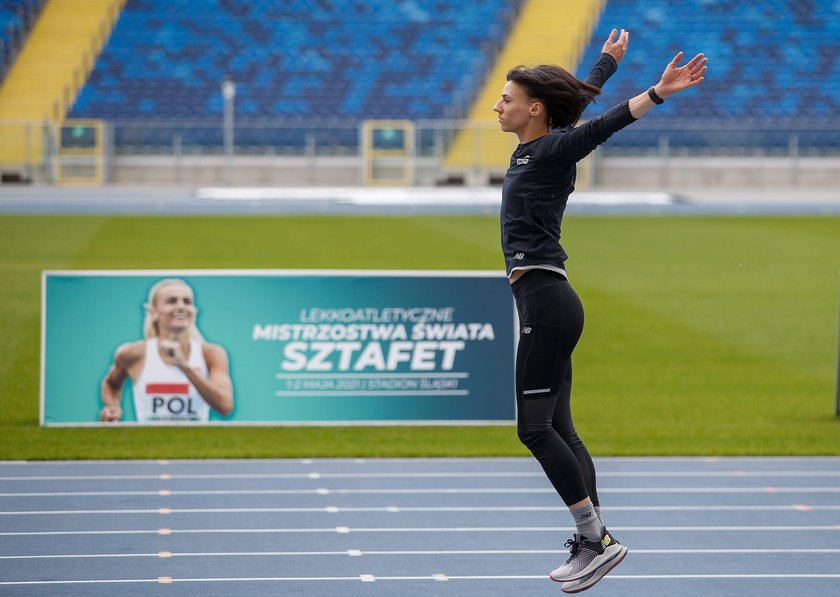 Lekkoatletki ścigały się na 200 m i 300 m.