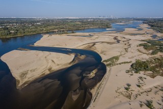 Wisła wysycha. Hydrolodzy przewidują spadek do 20 cm głębokości