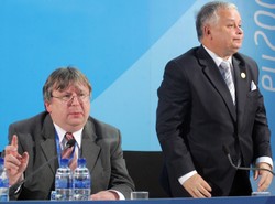 Sikorski każe Krawczykowi siedzieć cicho