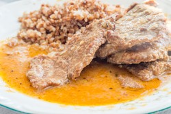 Najsmaczniejszy QUIZ dla mięsożerców. To przeboje z PRL. Znasz rumsztyk, bryzol i forszmak? 10/10 zdobędą smakosze