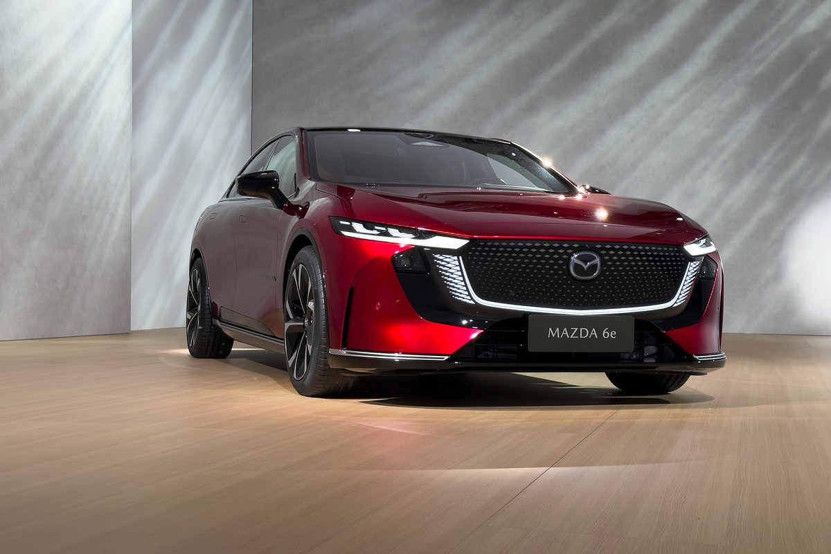 Nowa Mazda 6e