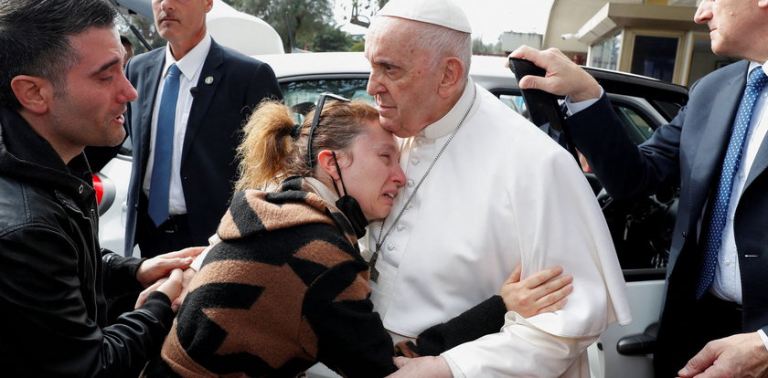 Papież Franciszek wypisany ze szpitala. Pocieszał rodziców po stracie 5-letniego synka