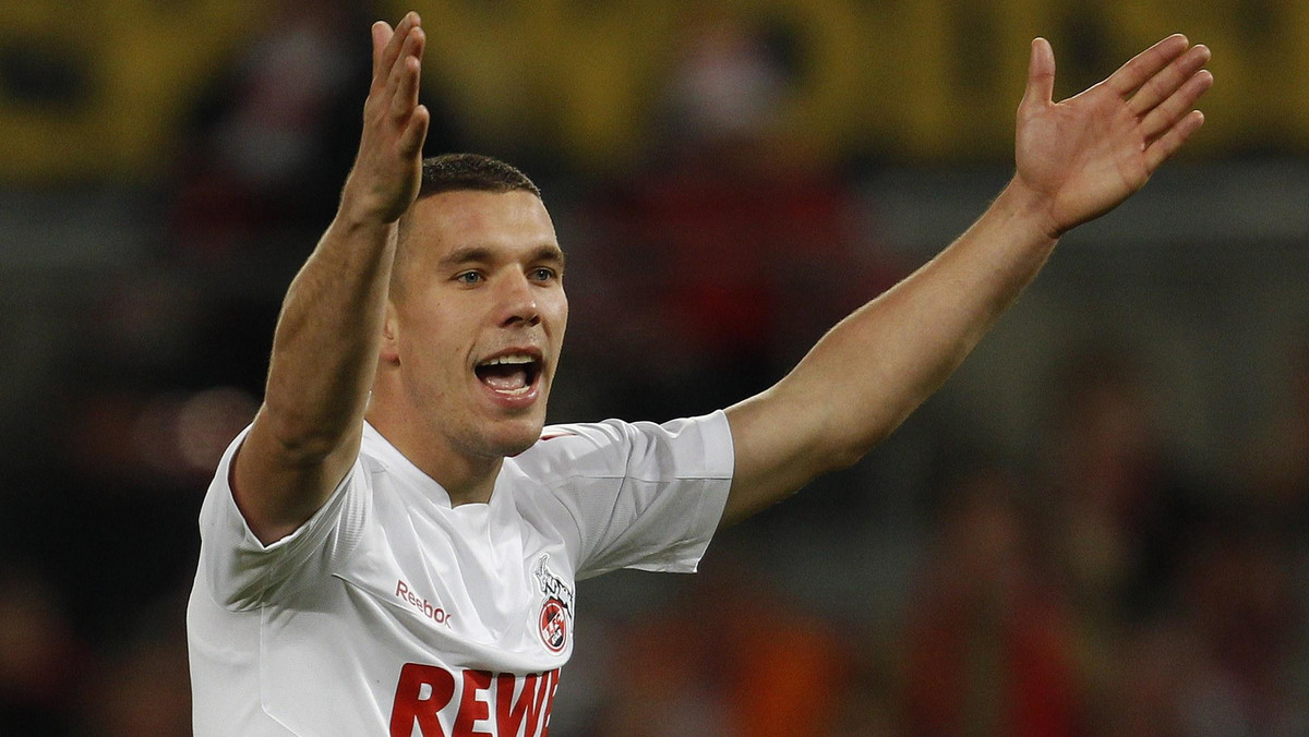 Urodzony w Gliwicach napastnik reprezentacji Niemiec, Lukas Podolski wykluczył styczniowy transfer do Arsenalu. Piłkarz obawia się o utratę miejsca w kadrze Niemiec przed Euro 2012, w związku z tym przynajmniej do lata chce pozostać zawodnikiem FC Koeln. Tymczasem legenda niemieckiej piłki, Guenter Netzer stwierdził, że jego rodak jest za słaby na to, by grać w angielskim klubie.