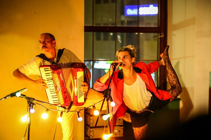 Scena iz predstave "Doček"