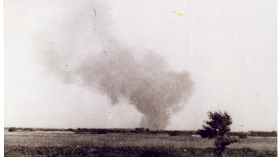 Płonący obóz po wybuchu buntu więźniów, Fot. F. Ząbecki, 2.08.1943. Zbiory Żydowskiego Instytutu Historycznego, sygn. ŻIH.TRE. 006 