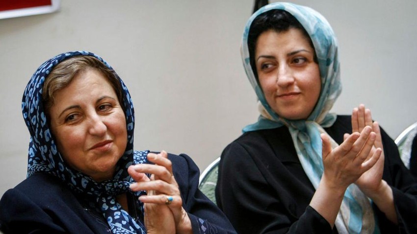 Mohamadi je prisustvovala konferenciji za štampu u Teheranu o peticiji za jednaka prava za žene u Iranu, sa Širin Ebadi, 27. avgusta 2007. godine | Foto: AFP