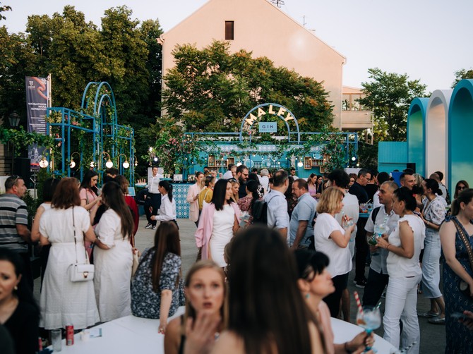 Agencija New Media Team na Amalfi Terrazzi organizovala druženje sa medijima povodom 15 godina uspešnog poslovanja