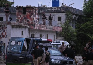 Pakistanske snage bezbednosti u Karačiju 28. juna