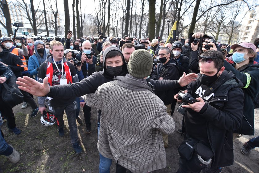 Tak policja przygotowała się na obchody 11. rocznicy katastrofy smoleńskiej