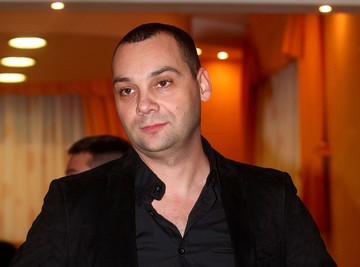 PEVAČA ŽENA PREVARILA SA NAJBOLJIM DRUGOM, ON PROMENIO ŽIVOT IZ KORENA: Uživa u egzotici mesecima, sad podelio sliku sa vrelom Tajlanđankom