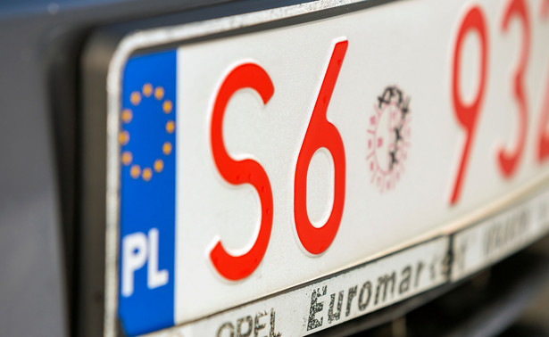 W czerwcu 2024 roku na polskich drogach pojawią się nowe tablice rejestracyjne dla niektórych samochodów.