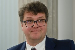 Referendum ws. relokacji migrantów. Maciej Wąsik chce zapytać o sprawy klimatyczne