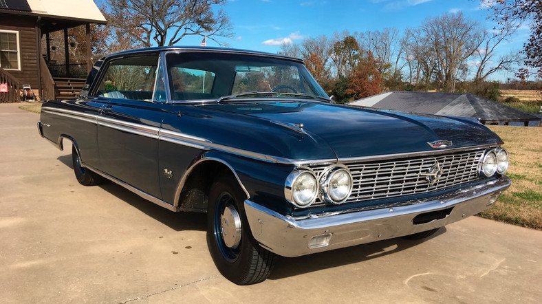 8. Ford Galaxie 406, 1962 rok