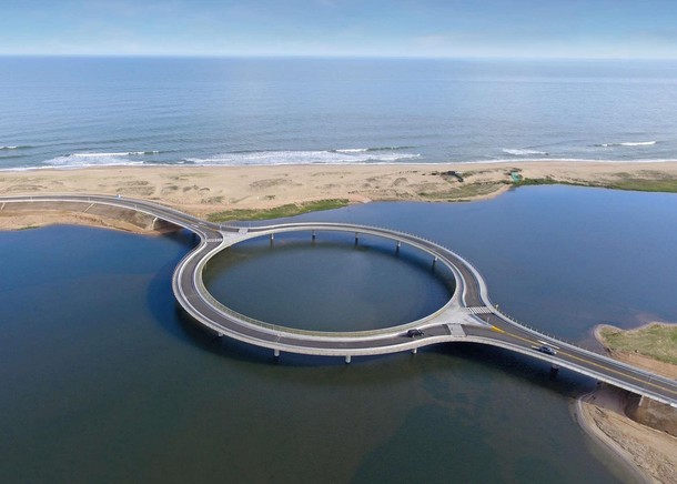 Circular Bridge Built To Slow Down Drivers So That They Would Enjoy The View