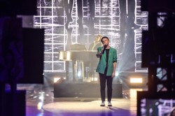 "Nasza klasa" w wykonaniu live Arka Kłusowskiego. Posłuchaj